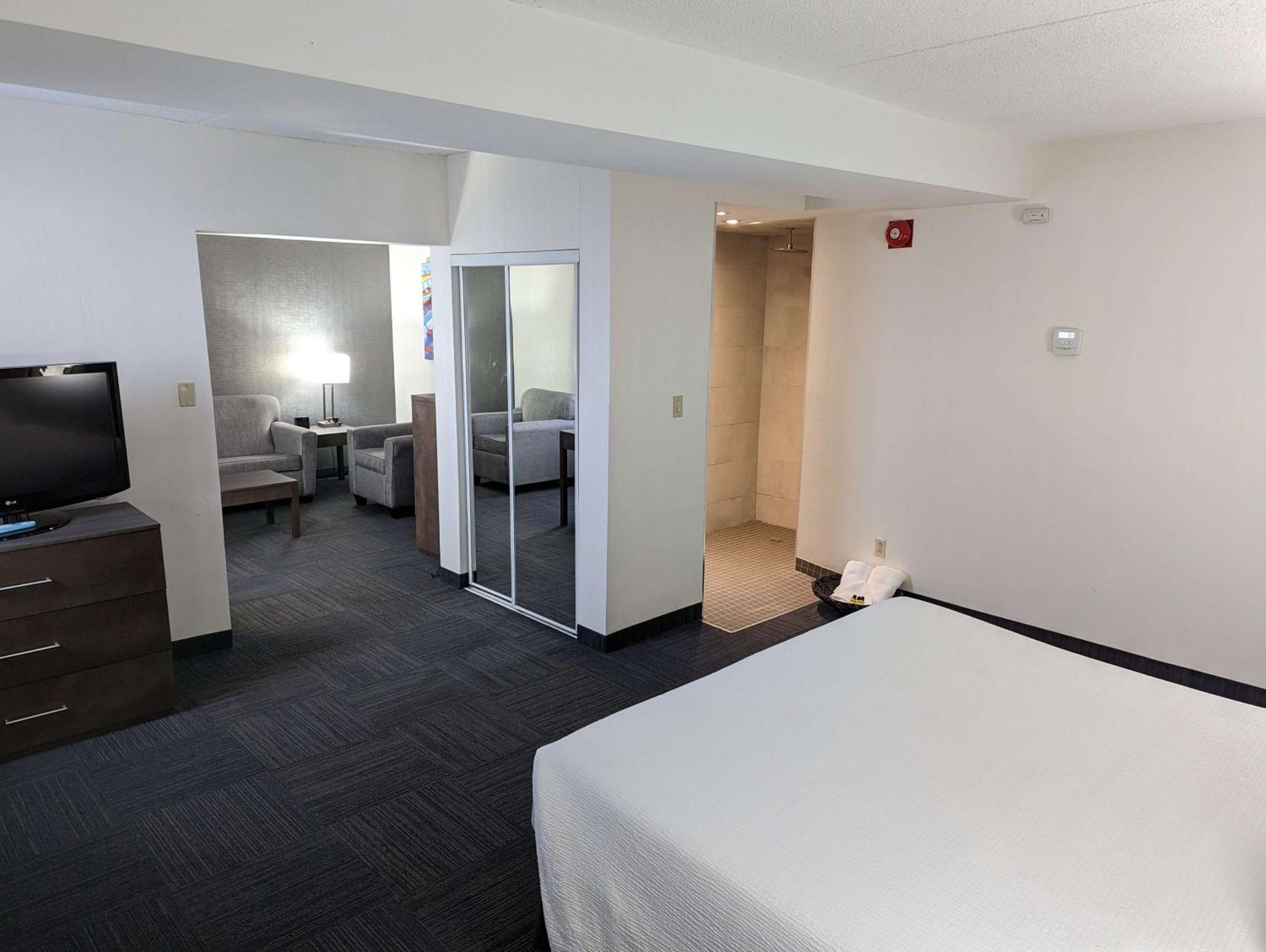 Best Western Plus Toronto Airport Hotel Mississauga Dış mekan fotoğraf