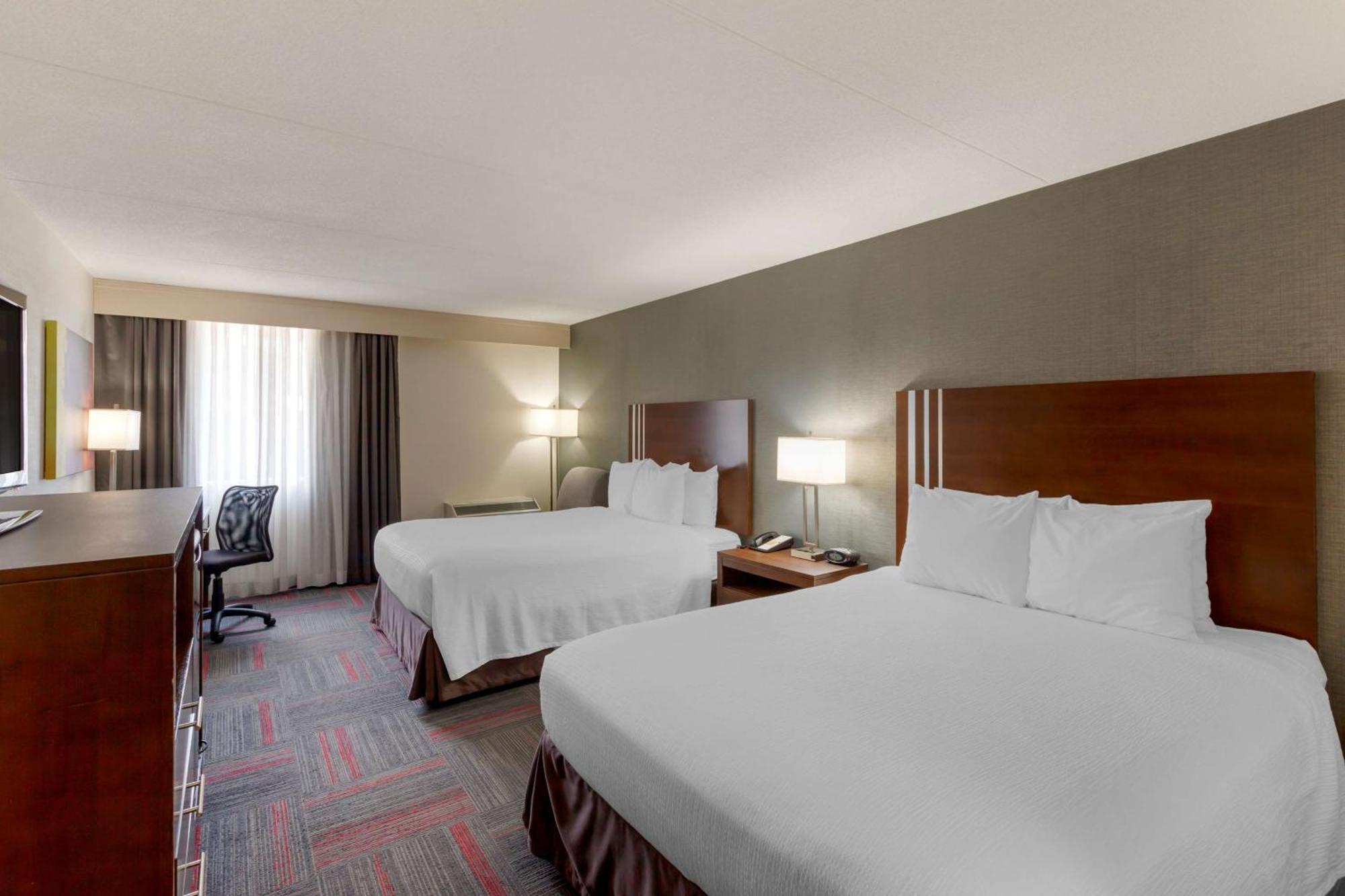 Best Western Plus Toronto Airport Hotel Mississauga Dış mekan fotoğraf
