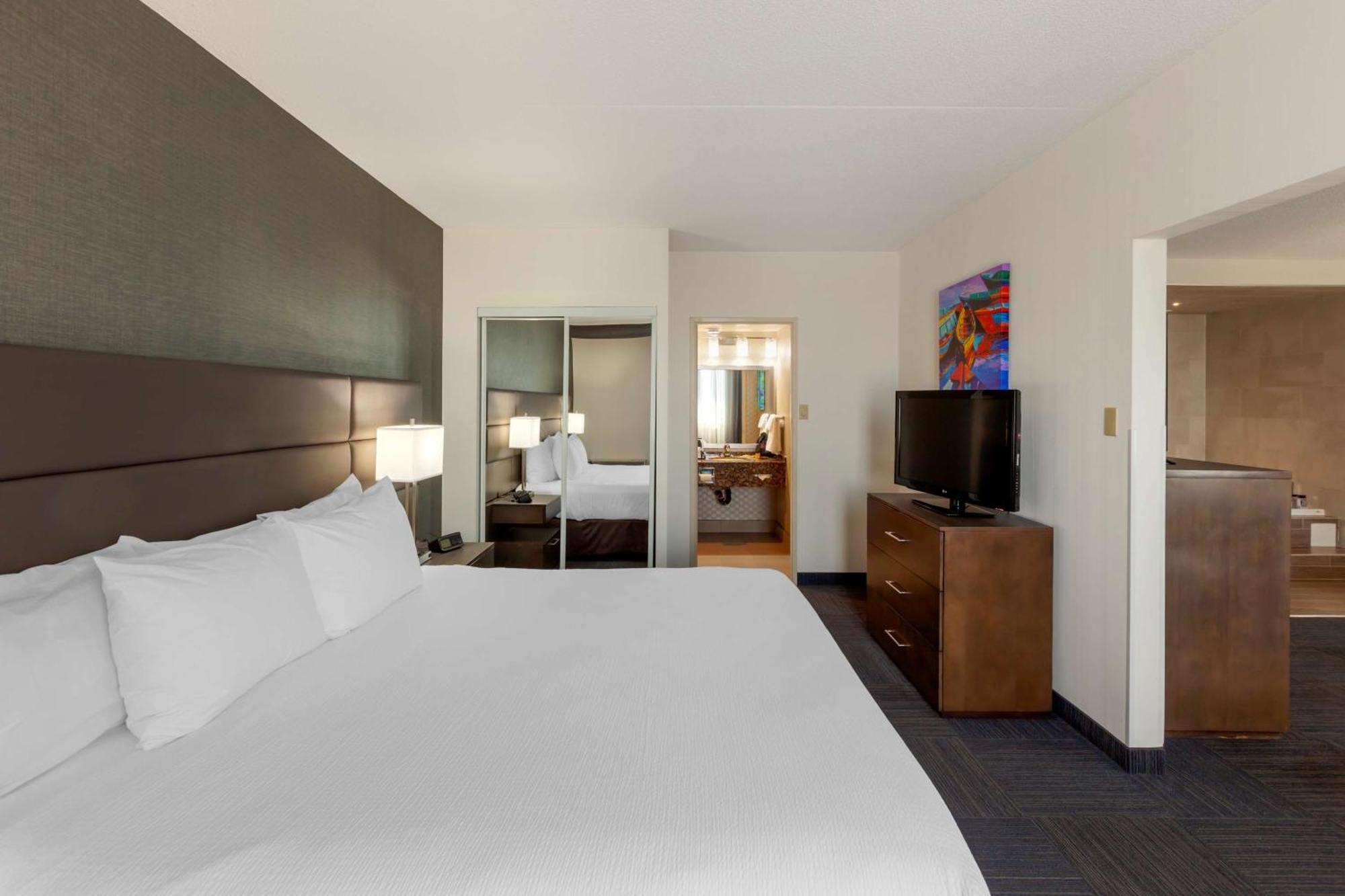 Best Western Plus Toronto Airport Hotel Mississauga Dış mekan fotoğraf
