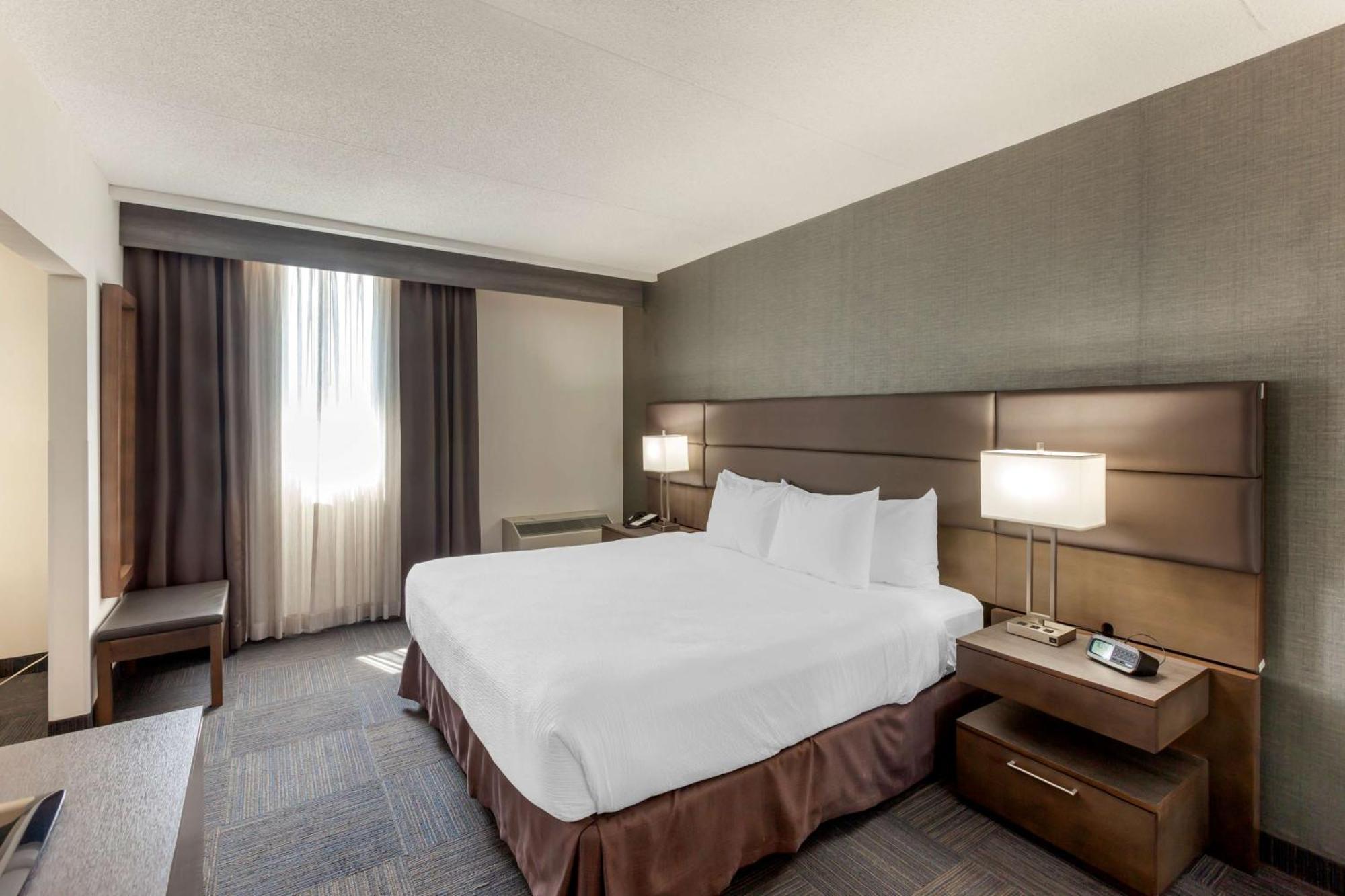 Best Western Plus Toronto Airport Hotel Mississauga Dış mekan fotoğraf