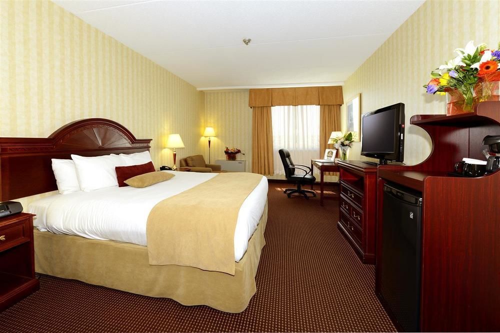 Best Western Plus Toronto Airport Hotel Mississauga Dış mekan fotoğraf